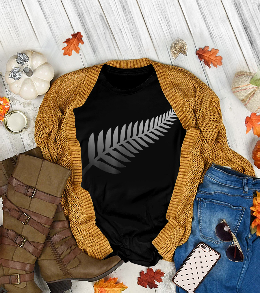 NZ Kiwi Silver Fern Symbol for Kiwis T-Shirt