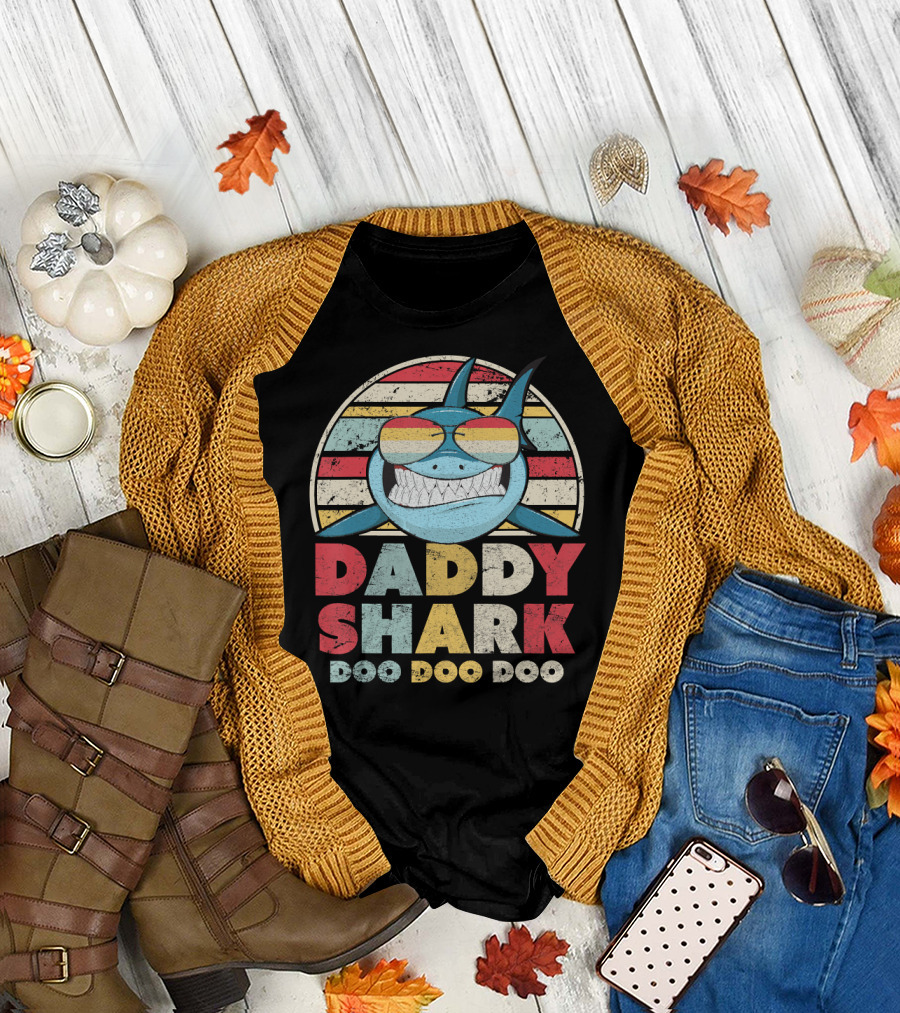 Daddy Shark Doo Doo Doo Retro Sunglasses Vintage Stripes T-Shirt