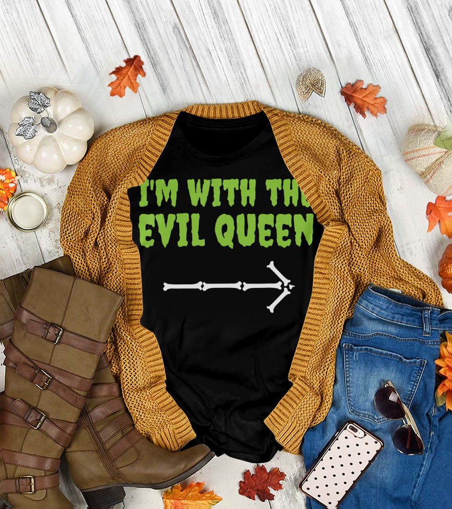 I'm With The Evil Queen Funny Halloween Skeleton Arrow T-Shirt