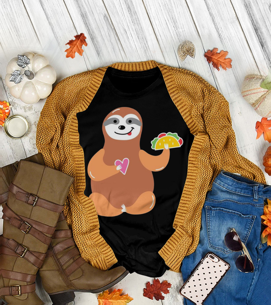 Sloth Eating Taco Holding Heart Cute Funny T-Shirt