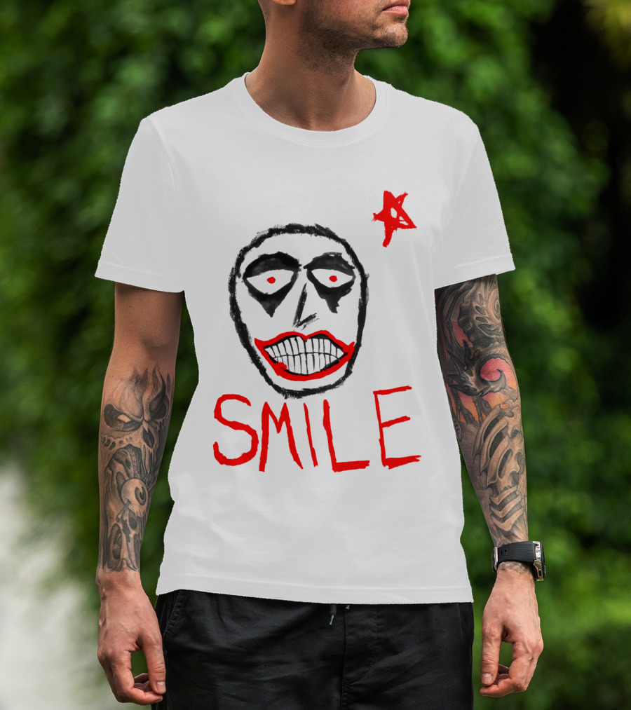 Smile Red Star Face Art T-Shirt