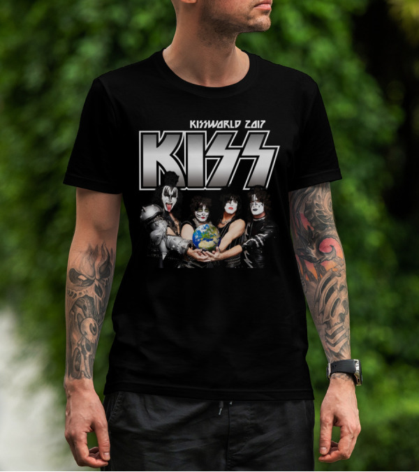 Kiss Kissworld 2017 Tour Holding Earth T-Shirt