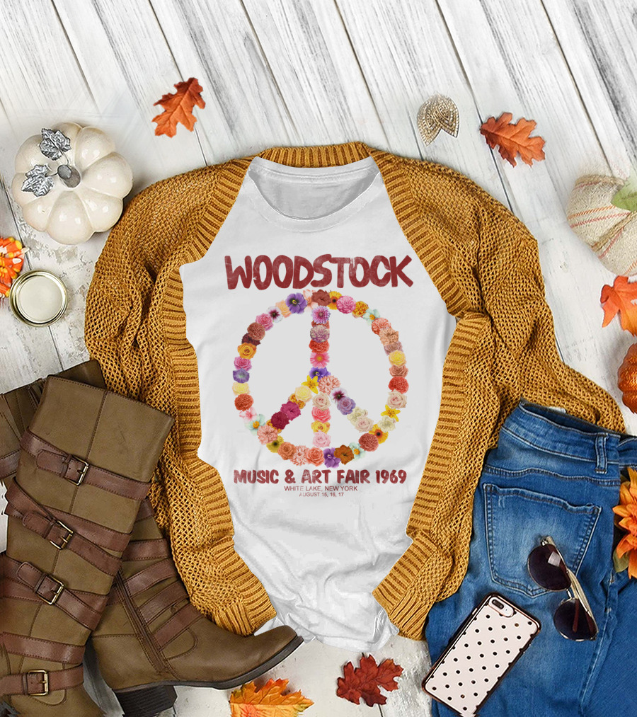 Woodstock Music & Art Fair 1969 Peace Symbol Flowers White Lake New York August T-Shirt