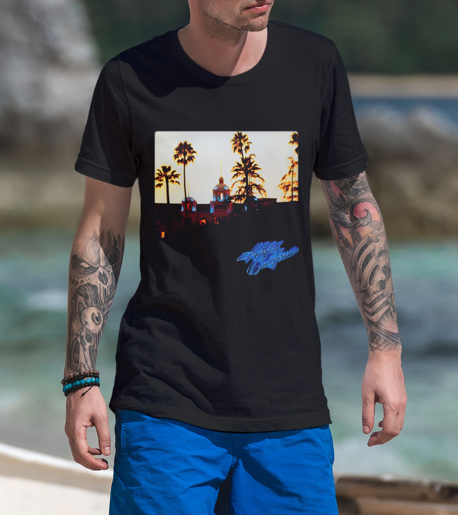 Hotel California Night Scene With Palm Trees And Neon Style T-Shirt