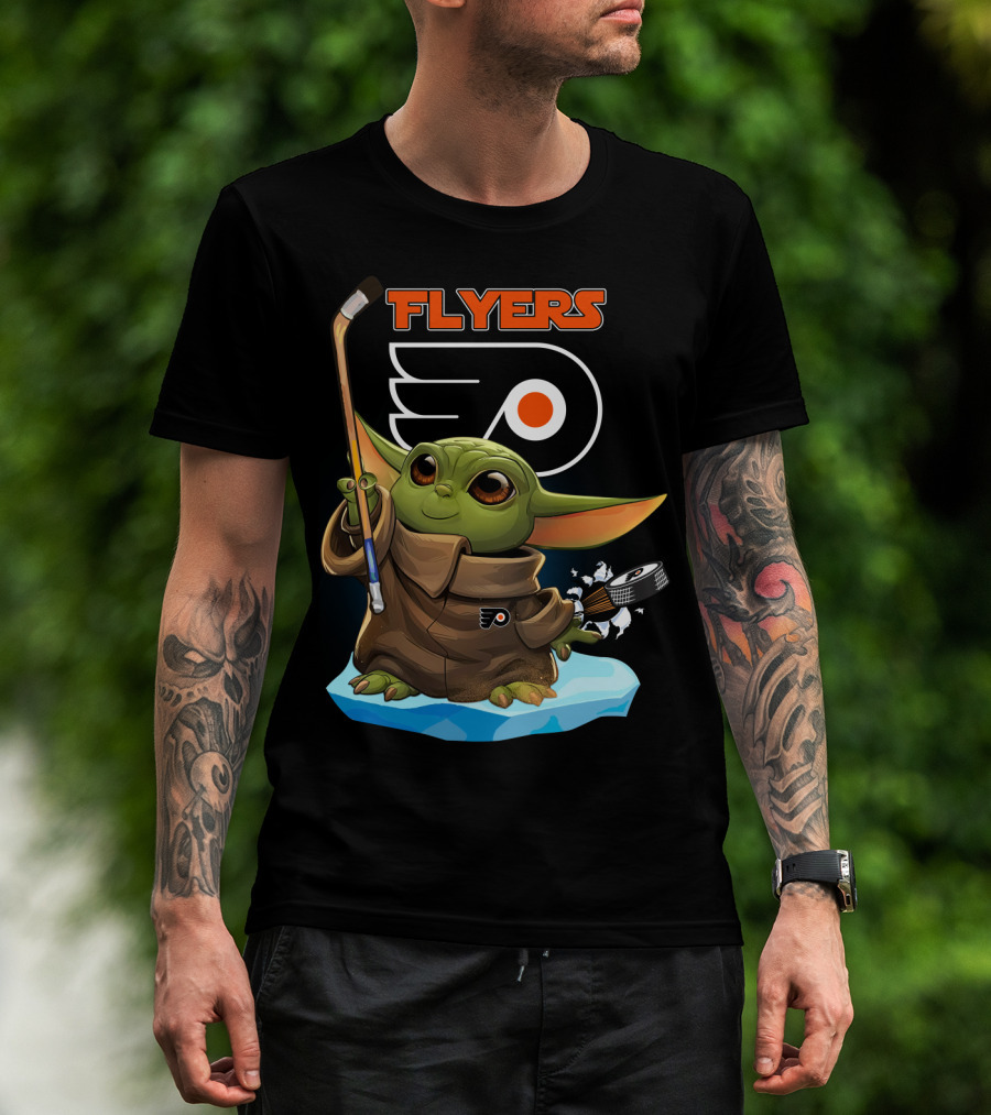 Philadelphia Flyers Baby Yoda With Hockey Stick And Puck T-Shirt