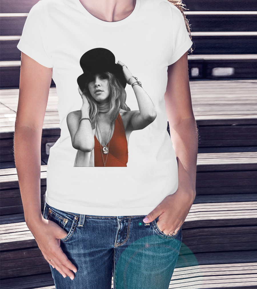 Vintage Style Woman With Hat And Jewelry T-Shirt
