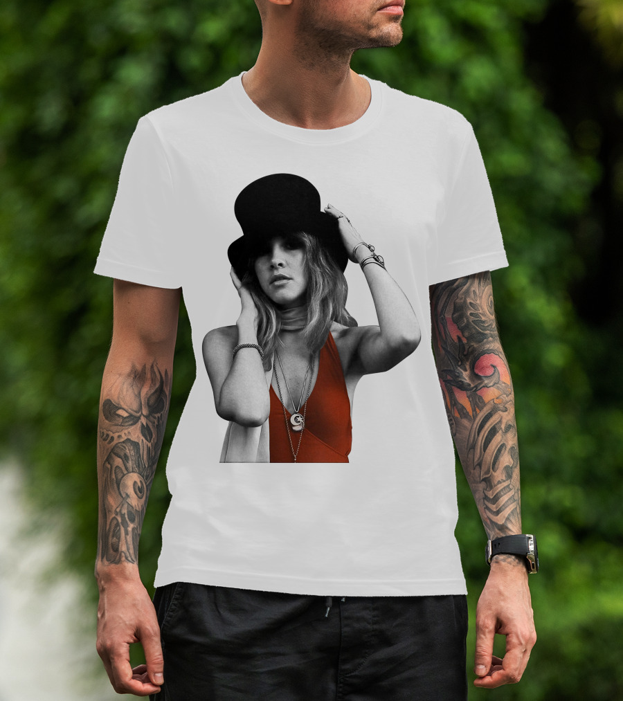 Vintage Style Woman With Hat And Jewelry T-Shirt
