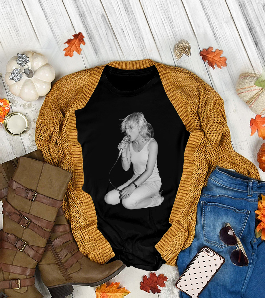 Blondie Lead Singer Onstage Kneeling Performance T-Shirt
