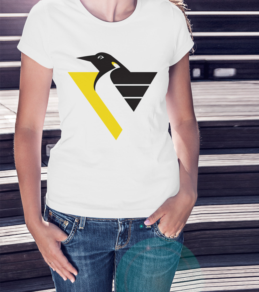 Pittsburgh Penguins Retro Penguin Triangles T-Shirt