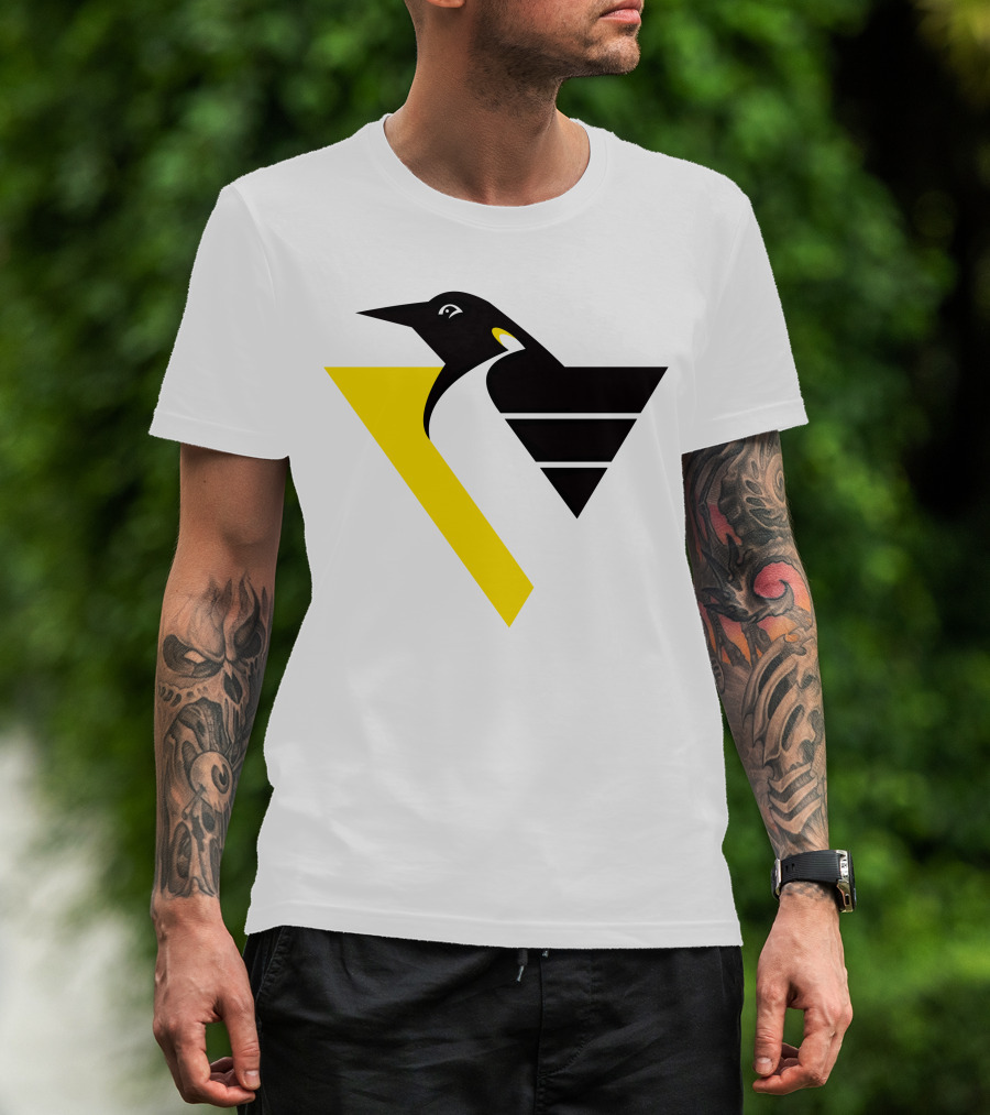 Pittsburgh Penguins Retro Penguin Triangles T-Shirt