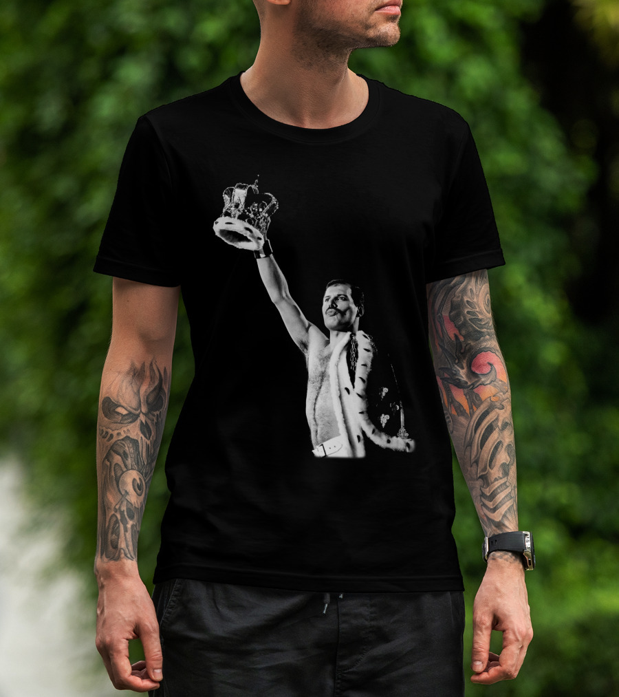Qun Freddie Mercury Raising Crown Iconic Moment T-Shirt