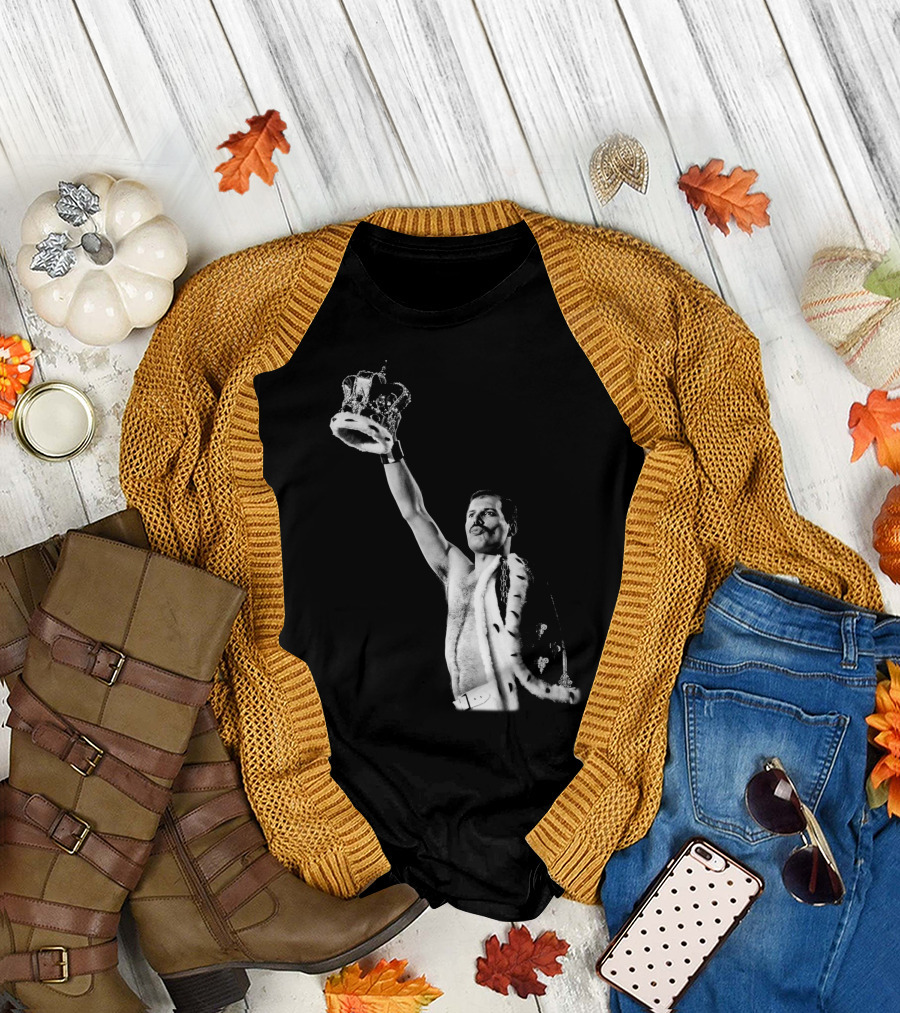 Qun Freddie Mercury Raising Crown Iconic Moment T-Shirt