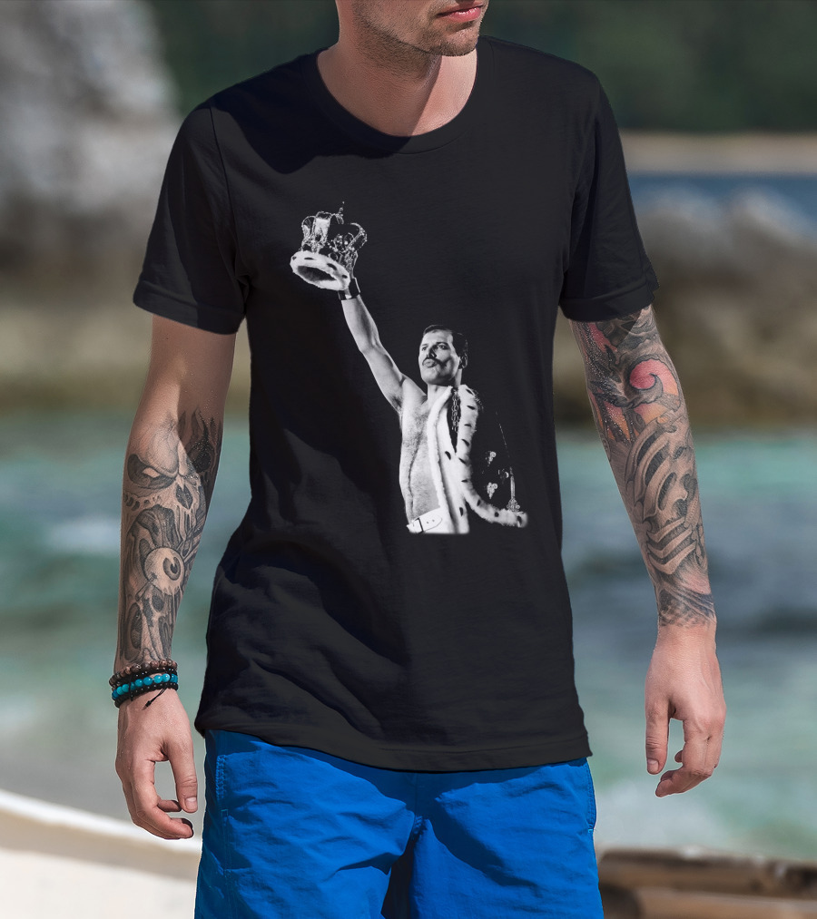 Qun Freddie Mercury Raising Crown Iconic Moment T-Shirt