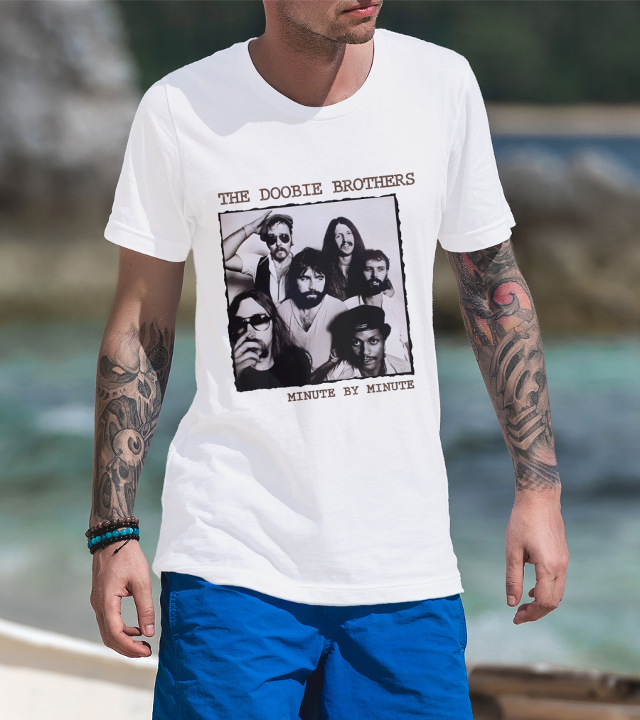 The Doobie Brothers Minute By Minute Band Photo T-Shirt