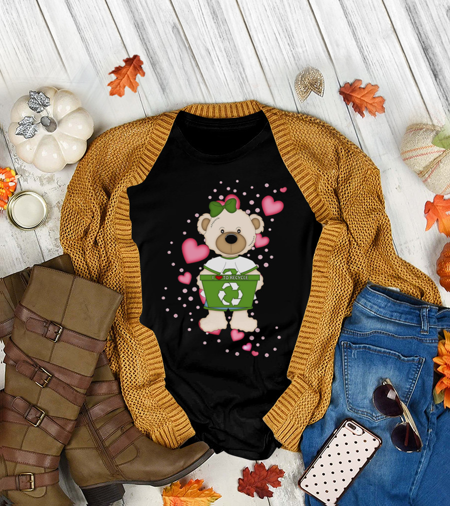 I Love To Recycle Girly Bear Green Bow Pink Hearts T-Shirt