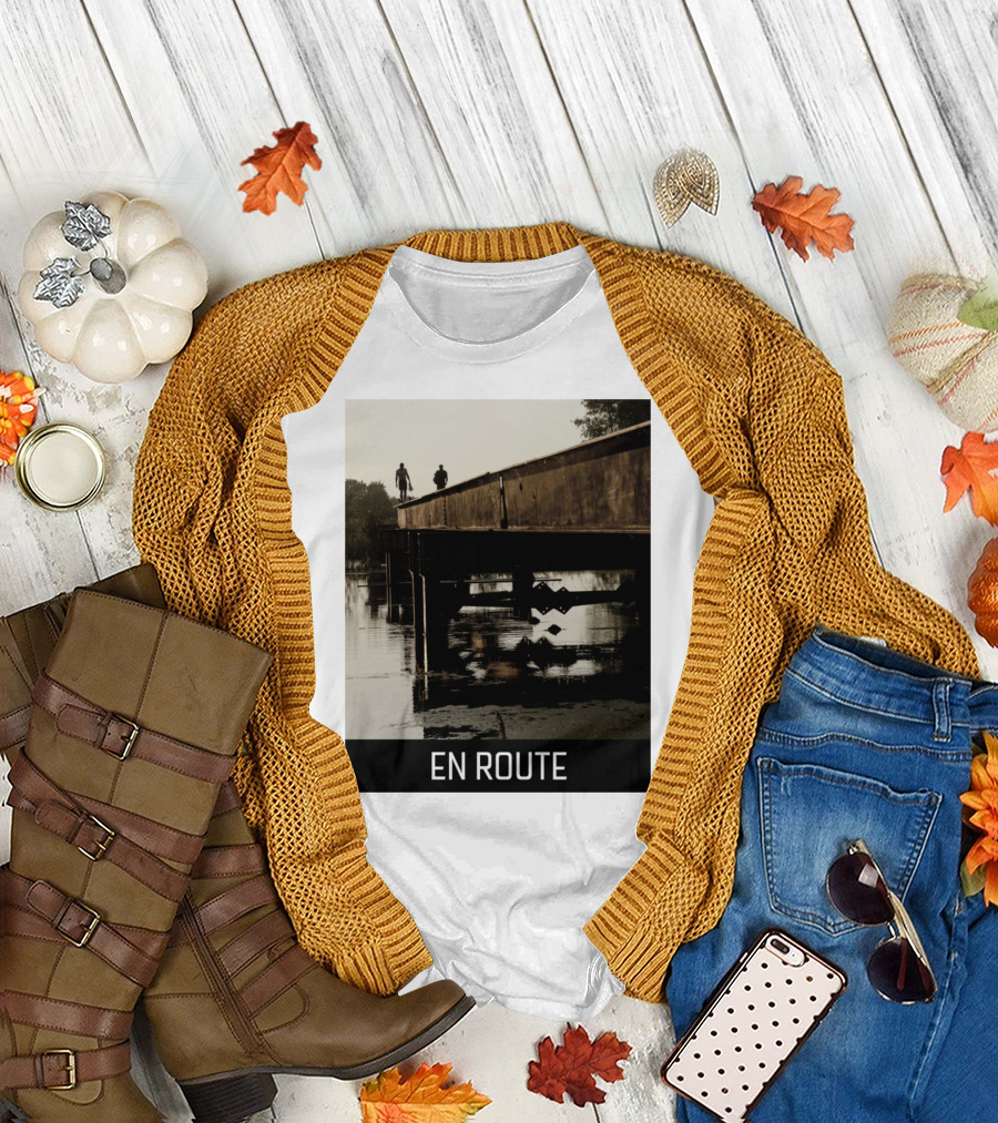 EN ROUTE Bridge Silhouette Reflections T-Shirt