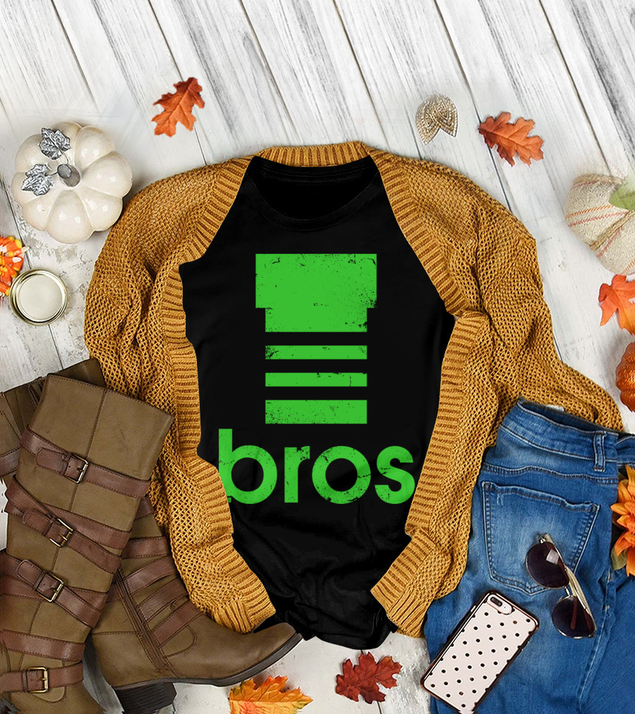 Luigi Bros Retro Green Pixel Pipe T-Shirt
