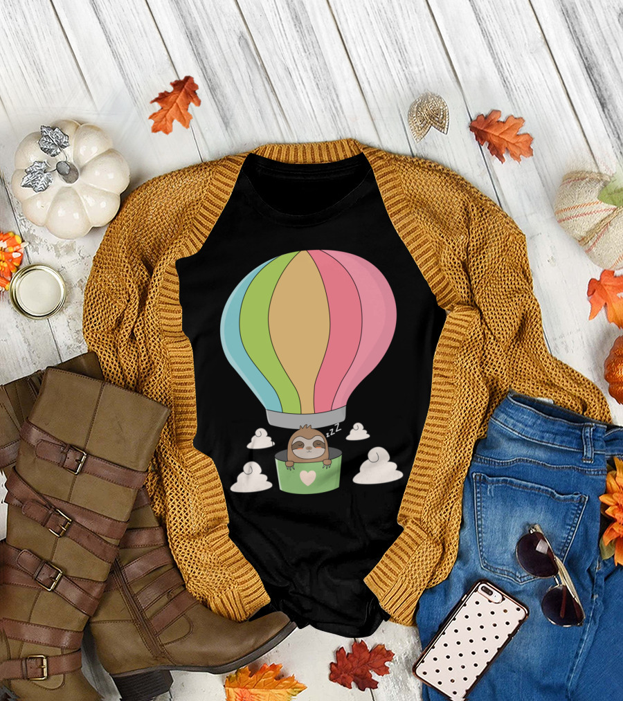 Cute Sloth Sleeping in Colorful Hot Air Balloon with Heart and ZZZ Clouds T-Shirt