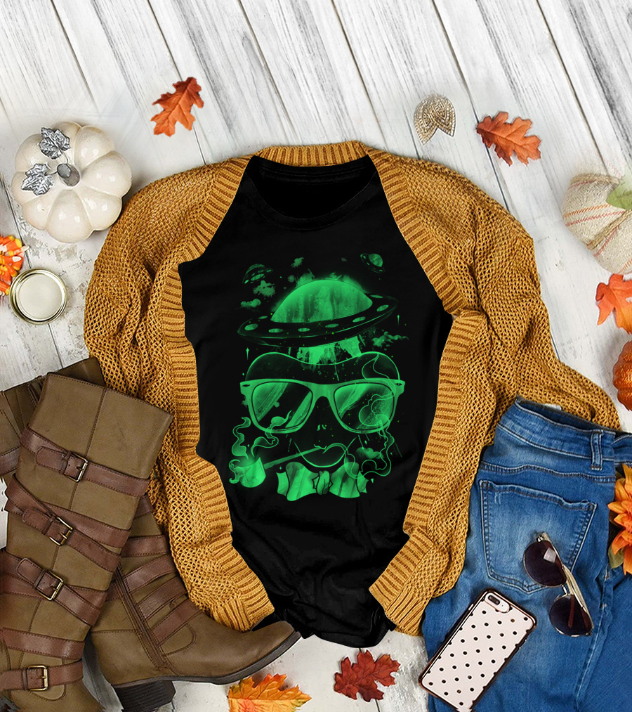 Hippie Martian Smoking Pipe with Sunglasses and UFO Planet in Psychedelic Green Glow T-Shirt