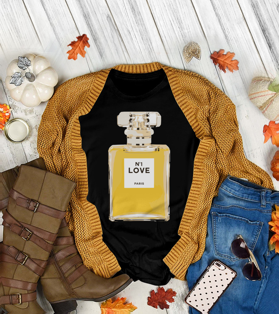 N°1 Love Paris Fashion Perfume Bottle T-Shirt