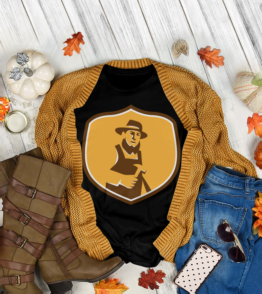 Amish Carpenter Holding Hammer Shield Crest T-Shirt