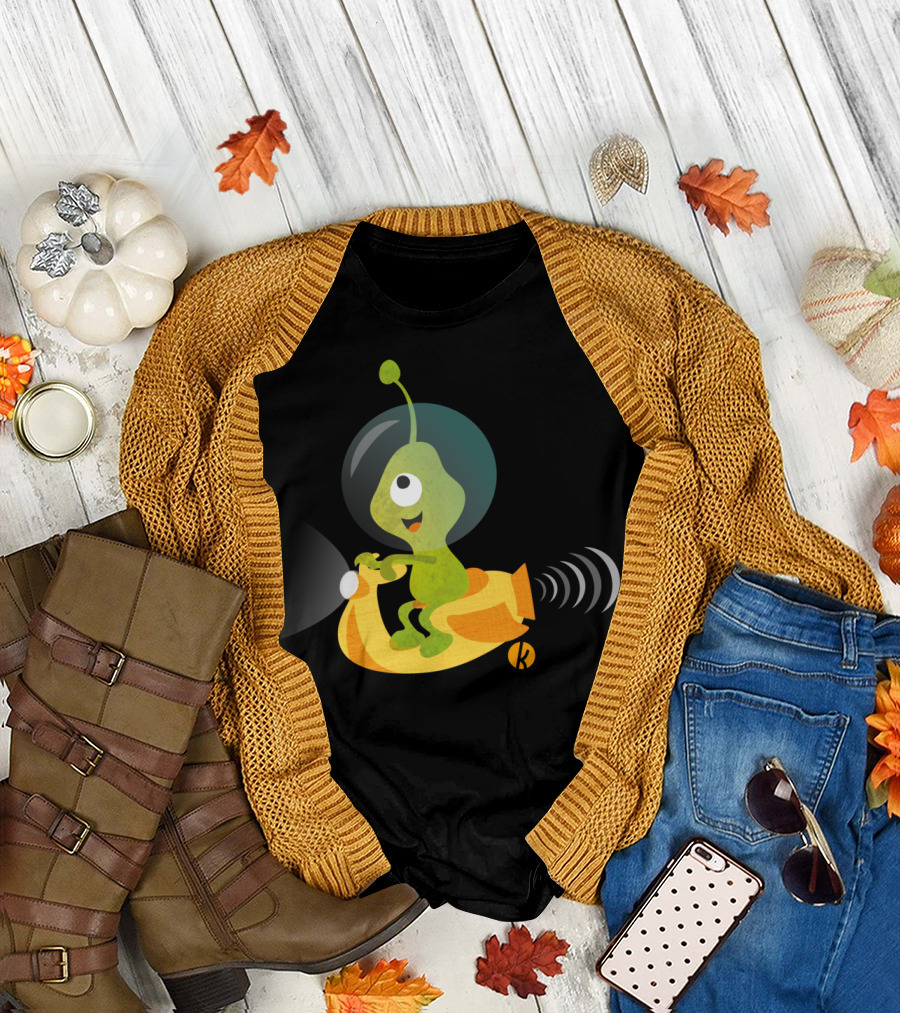 Alien Riding Spaceship Vespa With Smiling Face T-Shirt