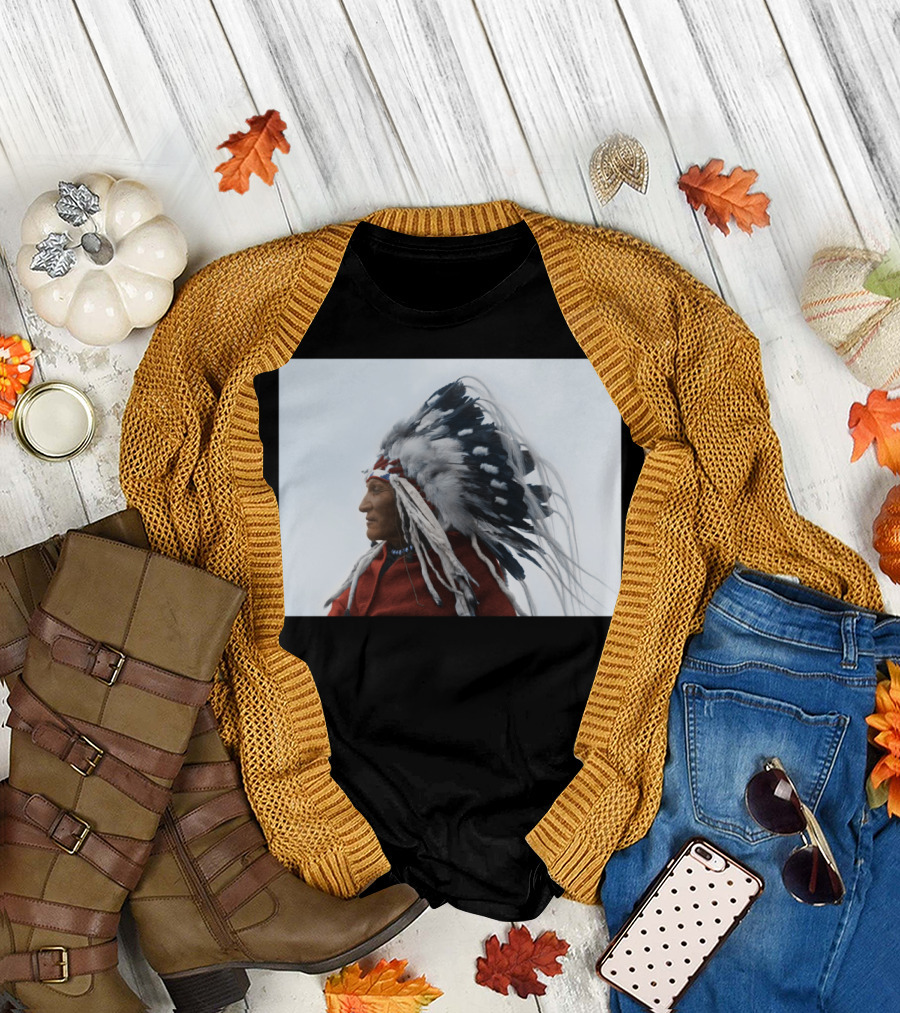 Lazy Boy Blackfoot Indian Chief Vintage Feather Headdress T-Shirt