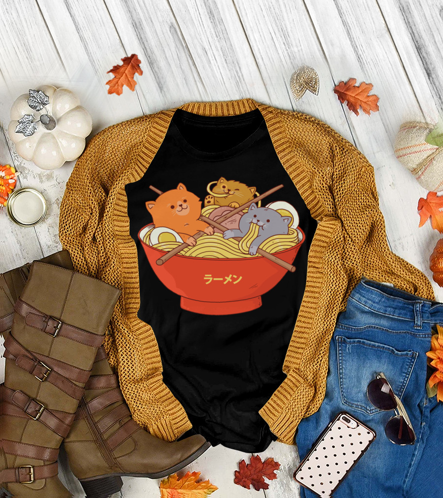 Ramen Noodles and Cats in Japanese Bowl with Chopsticks T-Shirt