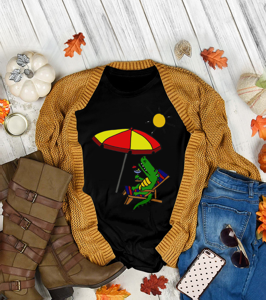 Cool Funny Alligator Relaxing Under Sun Umbrella at Beach with Drink T-Shirt
