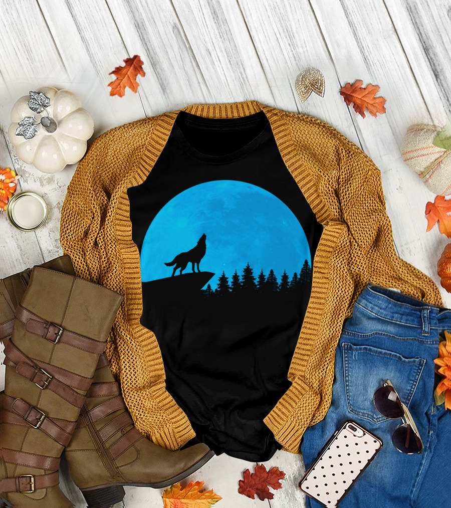 Blue Moon Howling Wolf Silhouette Night Scene T-Shirt