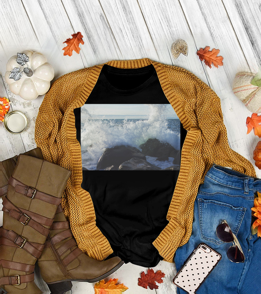 Crashing Waves on Rocky Shoreline Ocean Scene T-Shirt