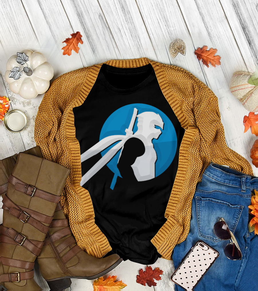 Zforninja Gaming Ninja Silhouette with Swords on Blue Circle T-Shirt