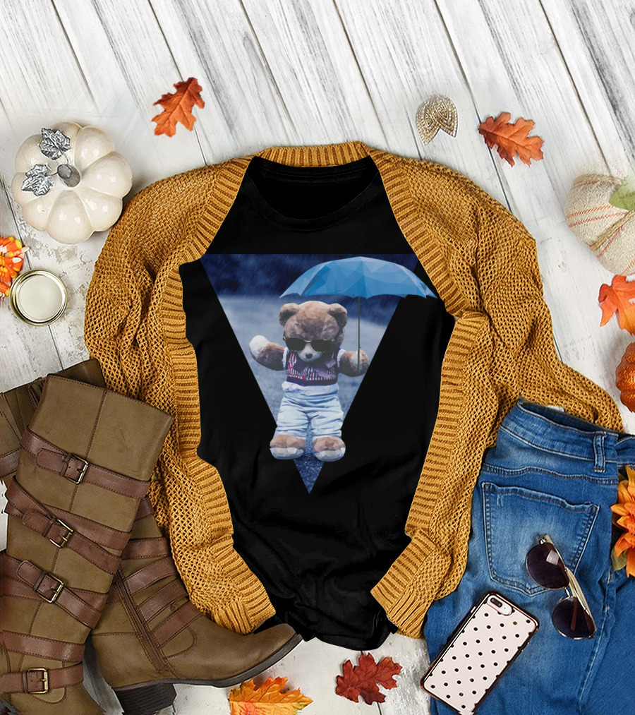 Low Poly Bear with Blue Umbrella and Sunglasses Rainy Triangle Scene T-Shirt