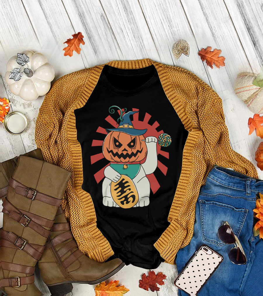 Lucky Japanese Maneki Neko Halloween Pumpkin Wizard Cat T-Shirt