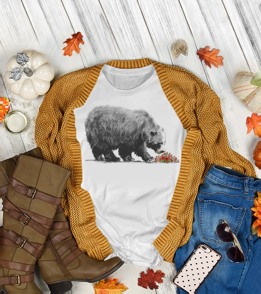 Bear Feasting on Berries Cannibalism T-Shirt