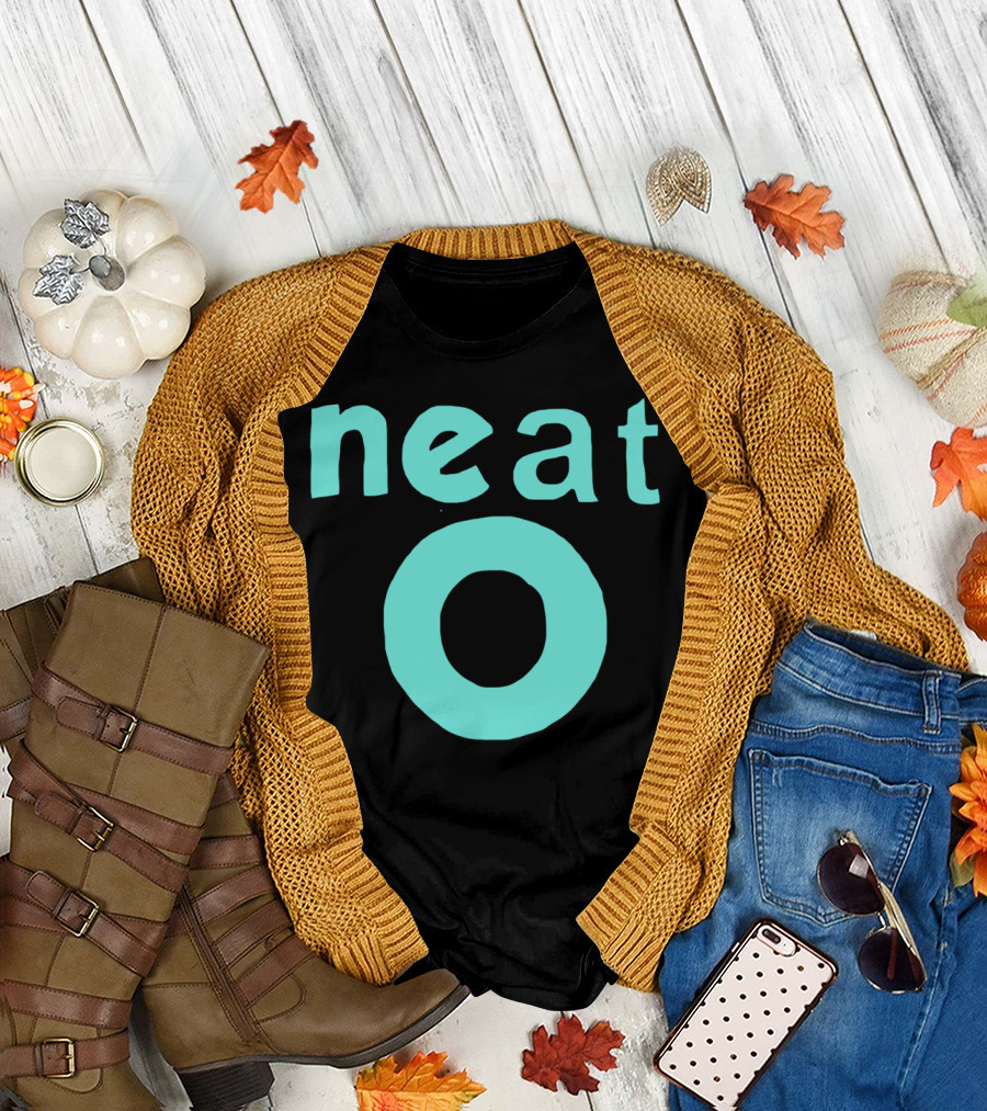 Neatooo Thumbs Up T-Shirt