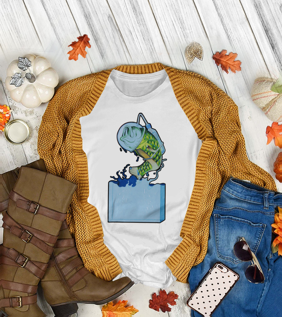 One Giant Leap For Fishkind Astronaut Fish Breaking Free of Water Helmet and Space Suit T-Shirt