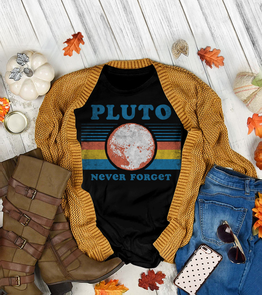Pluto Never Forget Retro Planet Tribute Blue Yellow Red Stripes T-Shirt