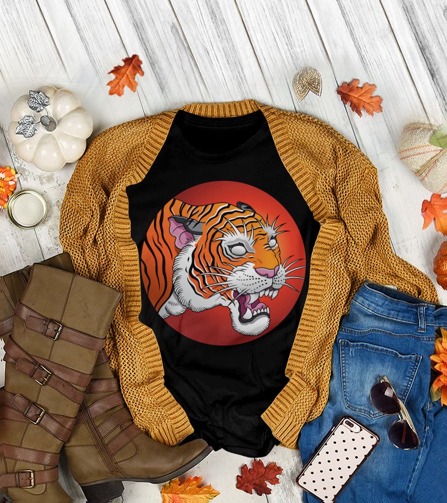 ORIENTAL TIGER ROARING CIRCLE EMBLEM T-Shirt