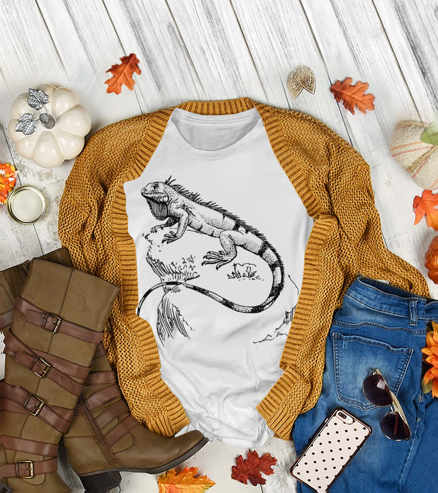 Lizard On A Rock Detailed Sketch T-Shirt