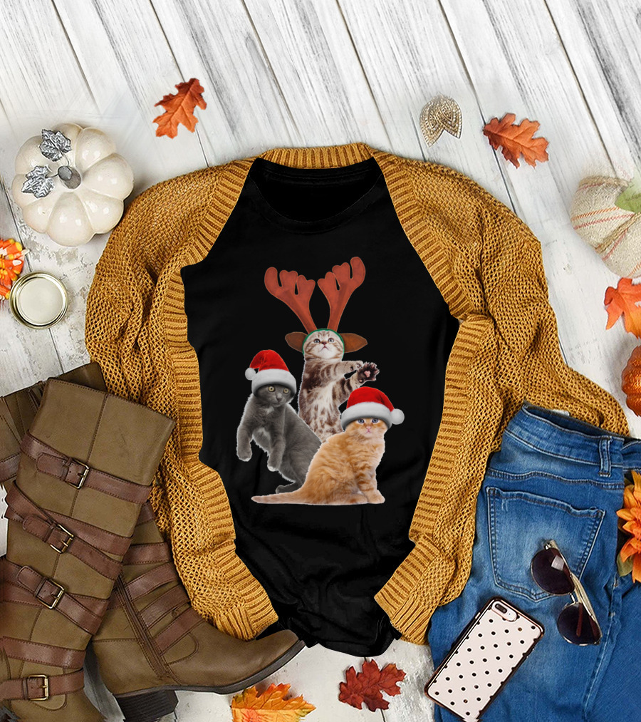 Merry Catsmas Santa Hats Reindeer Antlers Kittens T-Shirt