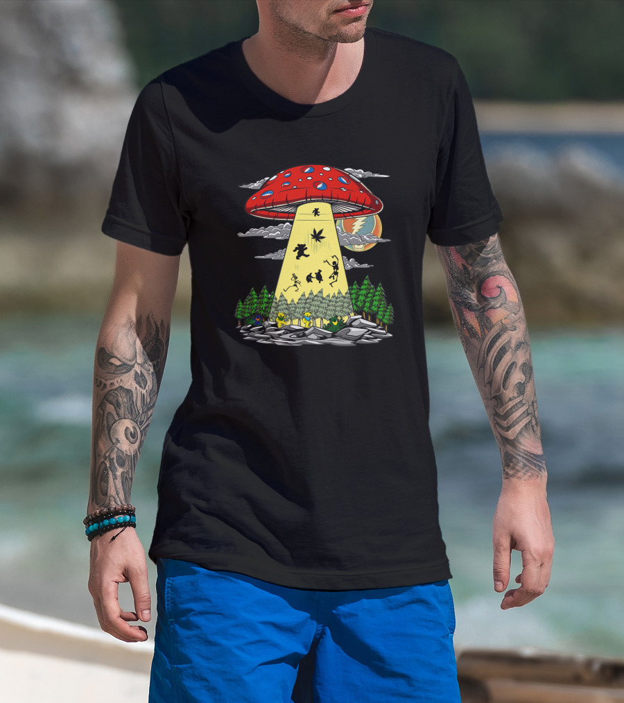 Grateful Dead Dancing Bears Under Psychedelic Mushroom Spaceship T-Shirt