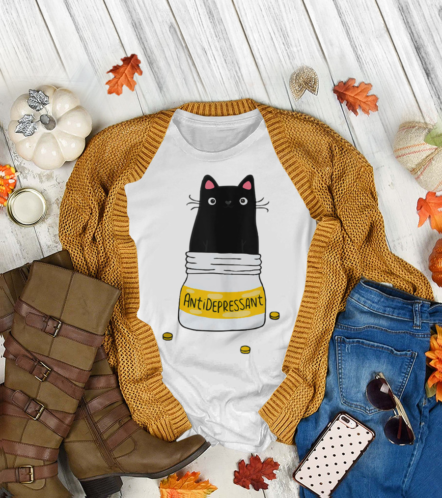 Cute Cat Kitten Antidepressant Black Cat in Pill Bottle T-Shirt