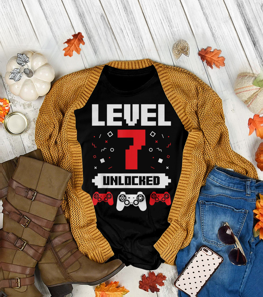 Level 7 Unlocked Video Gaming Birthday Gamer T-Shirt