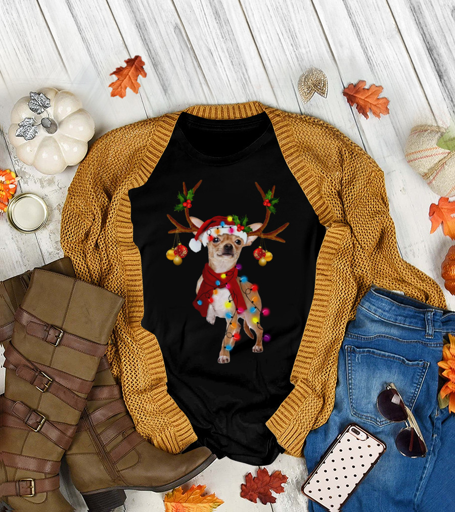 FUNNY CHIHUAHUA CHRISTMAS REINDEER WITH LIGHTS AND SANTA HAT T-Shirt