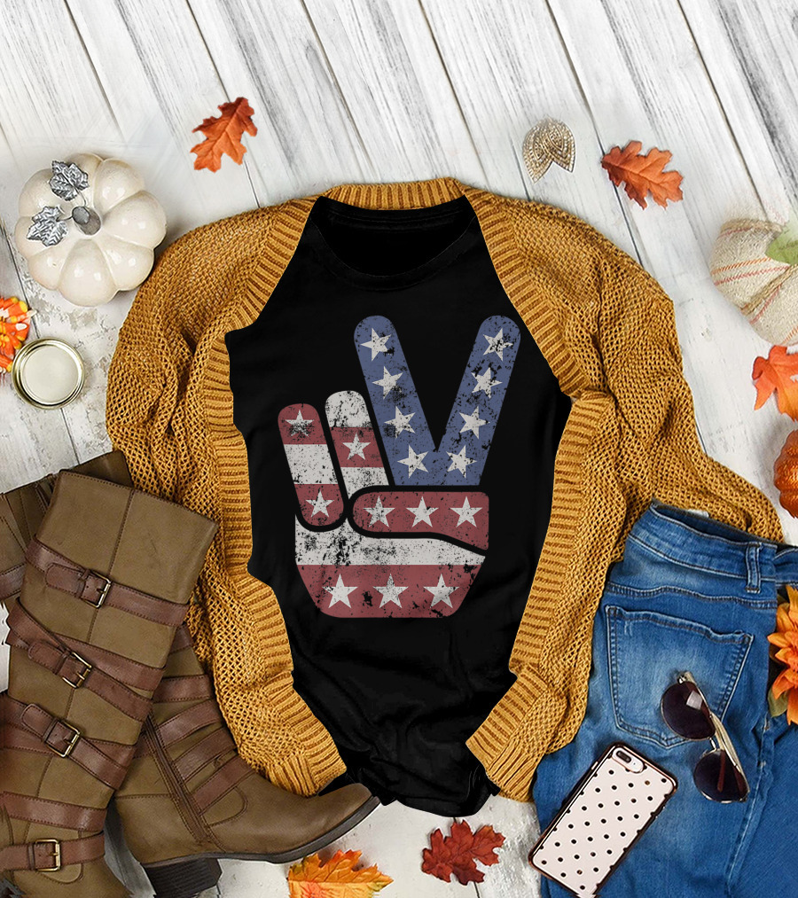 Fourth of July American Flag Peace Sign Hand USA T-Shirt