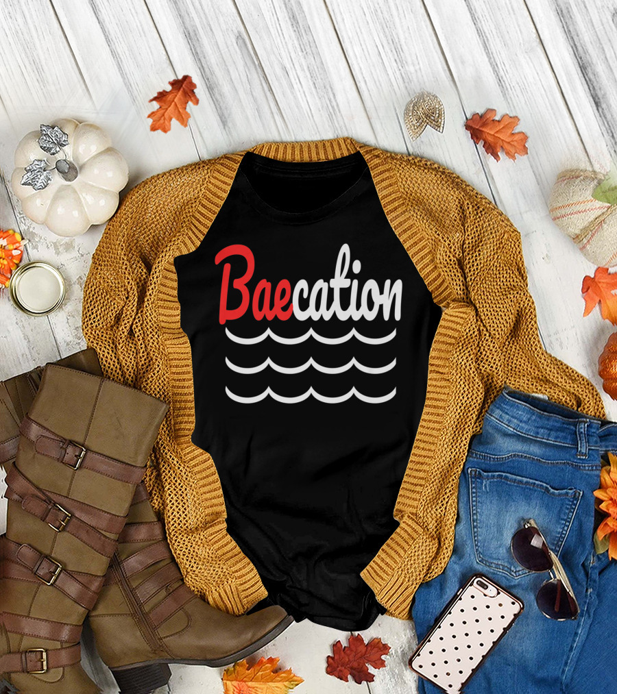 Baecation Vacation Waves T-Shirt