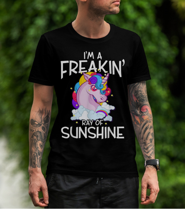 I'm A Freakin' Ray Of Sunshine Rainbow Unicorn Vintage 1970s 1980s T-Shirt