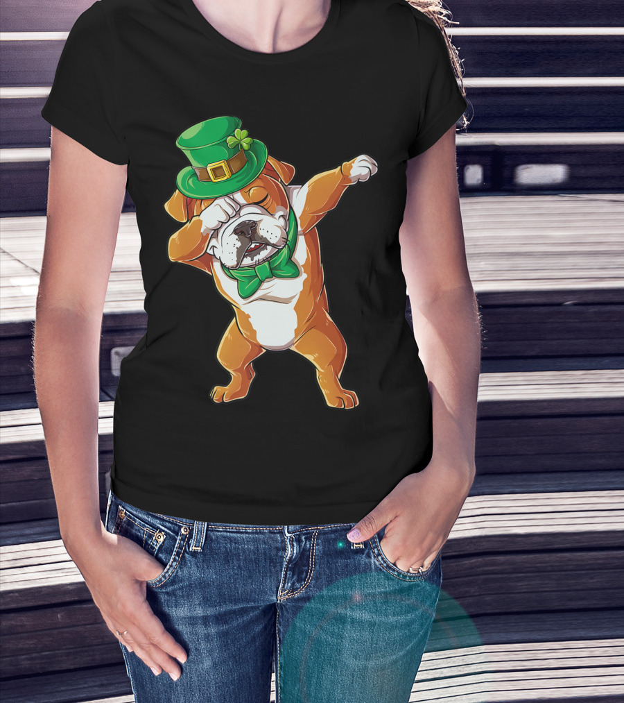 Dabbing English Bulldog St Patricks Day Leprechaun Hat Bow Tie T-Shirt