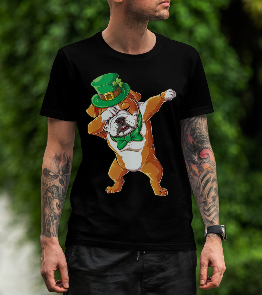 Dabbing English Bulldog St Patricks Day Leprechaun Hat Bow Tie T-Shirt